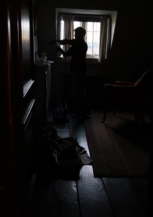 MHH team member Wiebke Thormählen in the attic bedroom