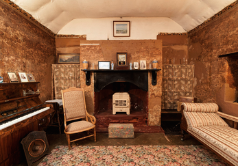 Mugga-Mugga cottage interior