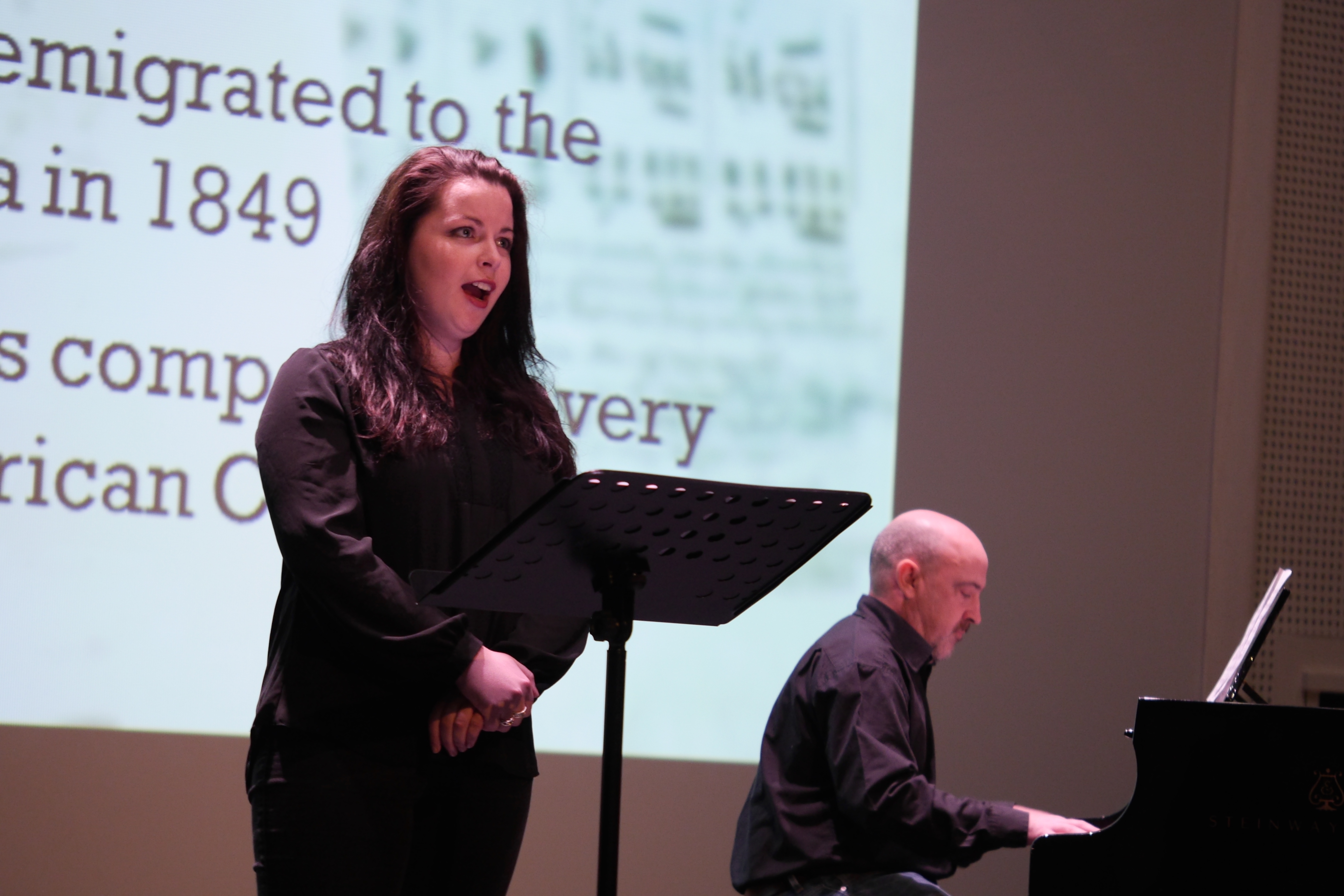 Hannah Fahey & Aiden Boland perform 'Kathleen Mavourneen'