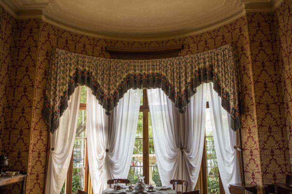 Elizabeth Bay House, Breakfast Room View (c) Haley Richardson & Stuart Miller Elizabeth Bay House, Breakfast Room View